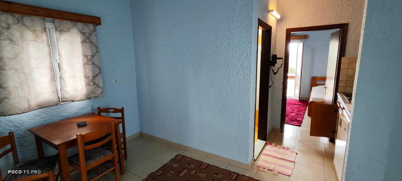 Giannis Apartments By Climbing House Panormos  エクステリア 写真