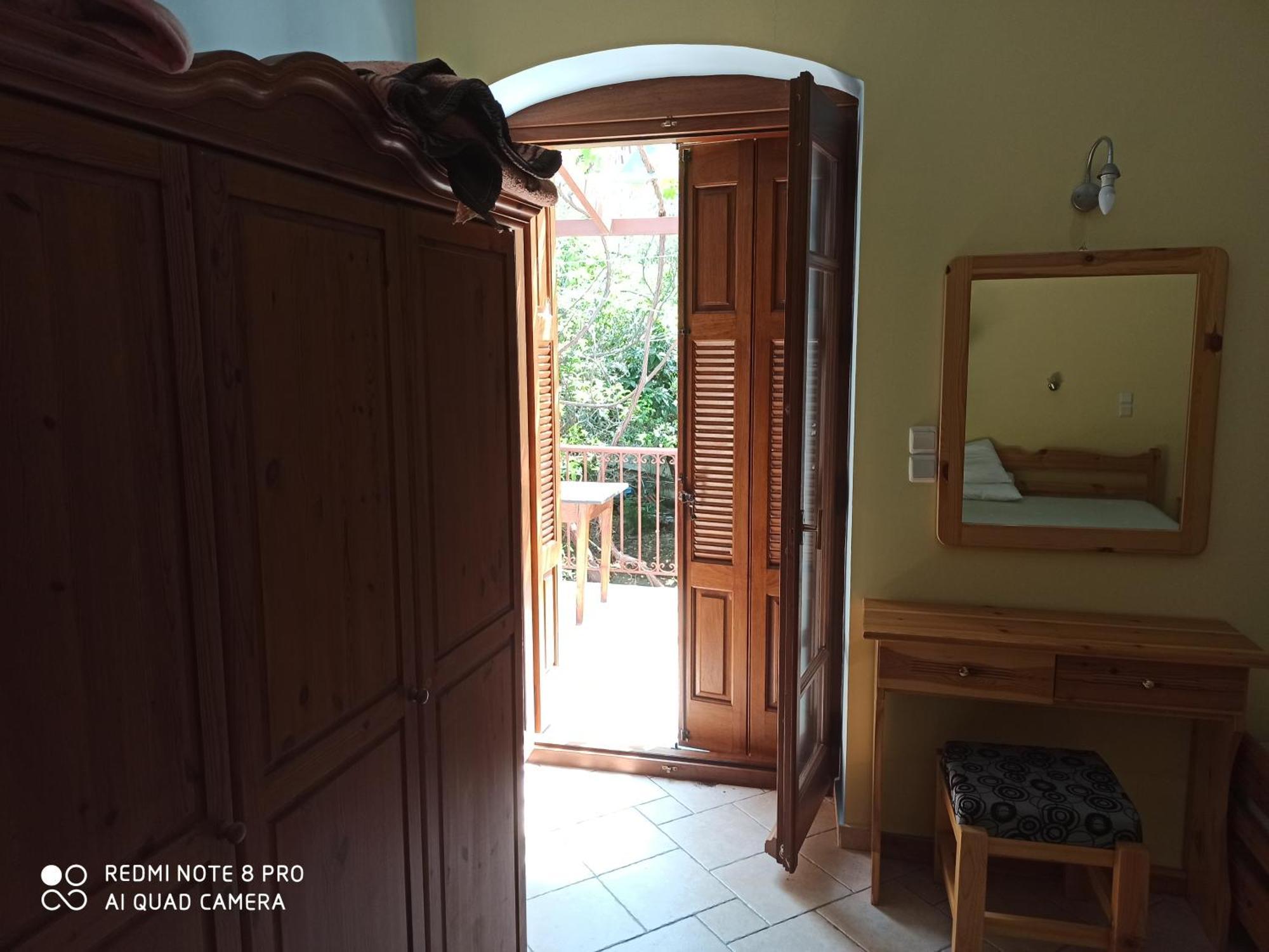 Giannis Apartments By Climbing House Panormos  エクステリア 写真