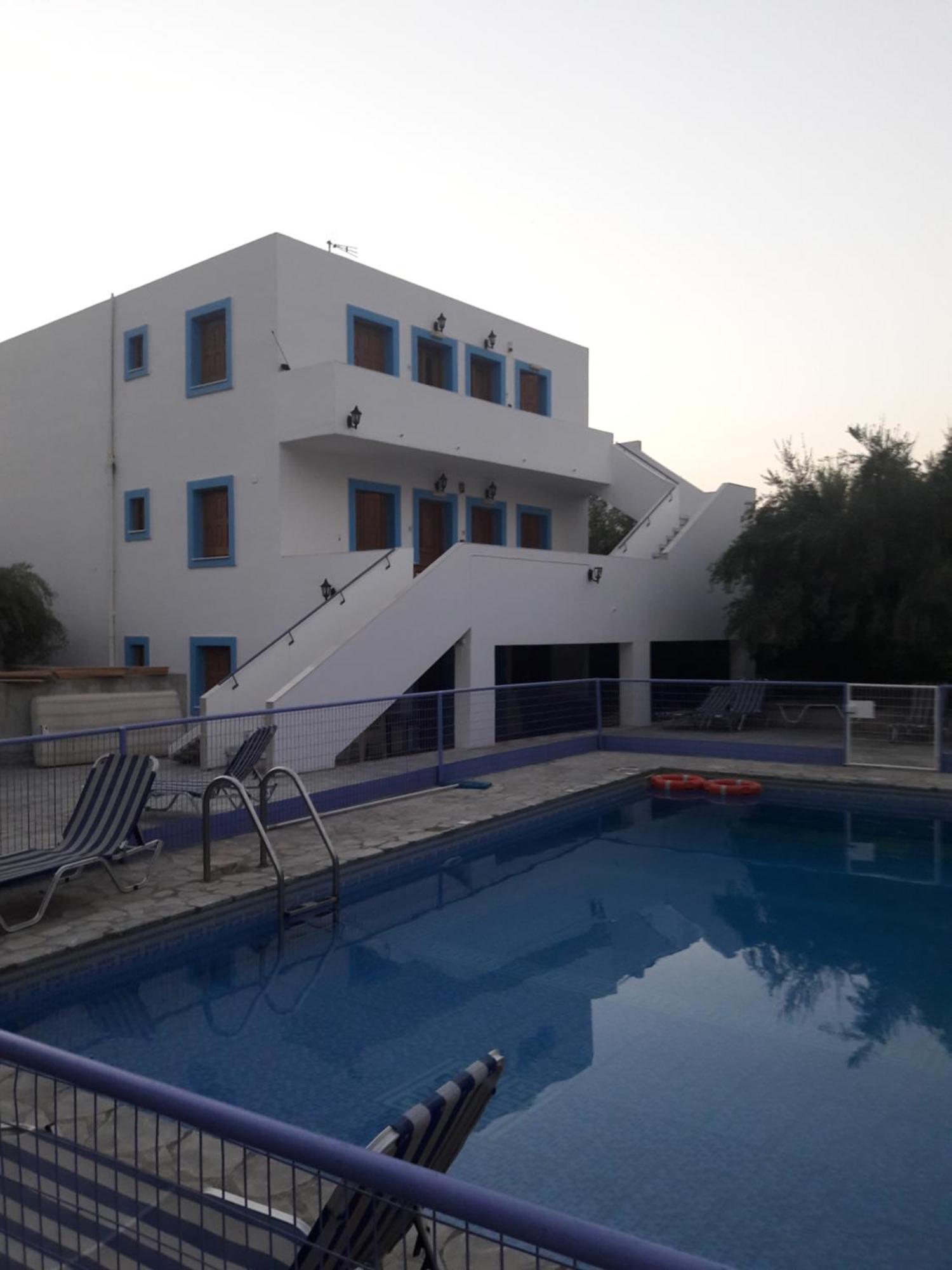 Giannis Apartments By Climbing House Panormos  エクステリア 写真